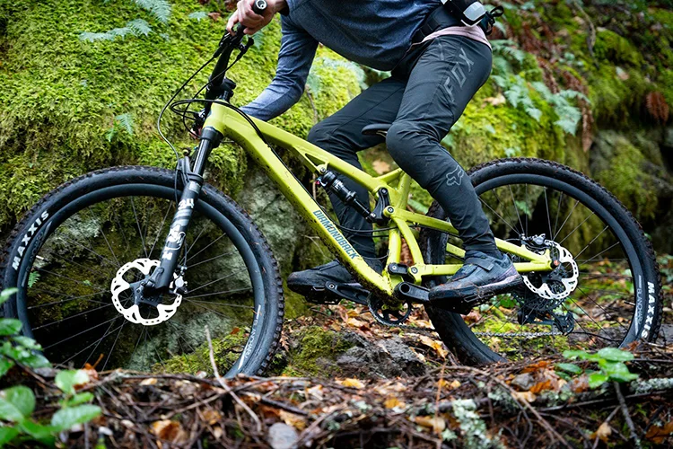 yellow diamondback yowie mountain bike